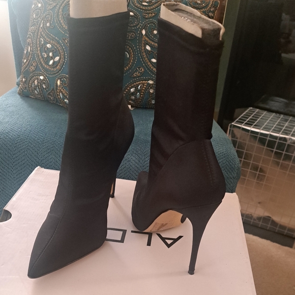 Shoes - Picture 2 of 3